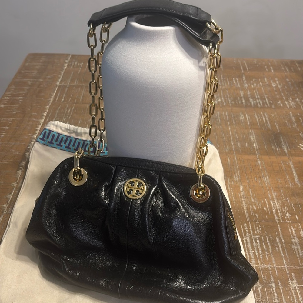 Tory Burch Amanda Pleated Shoulder Bag (also called the Amanda Chain Hobo